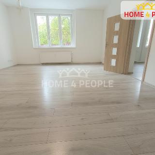 Pronájem bytu 2+1 88 m² Sokolov, Smetanova