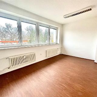 Pronájem kanceláře 15 m² Veselí nad Moravou, tř. Masarykova