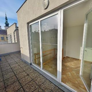 Pronájem bytu 2+kk 84 m² Brno, Panská