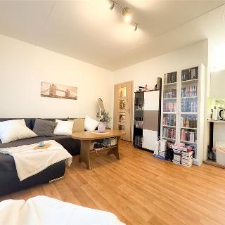 Pronájem bytu 1+kk a garsoniéry 30 m² Brno, Vltavská