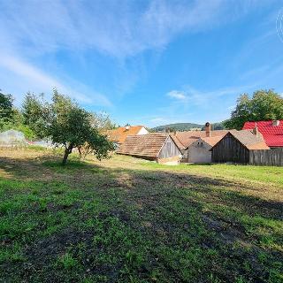 Prodej stavební parcely 1 004 m² Lažany