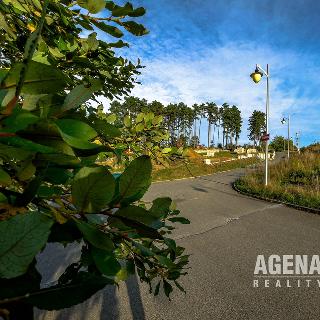 Prodej stavební parcely 1 800 m² Vysoký Újezd, Ve Višňovce