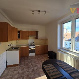 Pronájem bytu 2+1 69 m² České Budějovice, Žižkova tř.