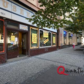 Pronájem obchodu 1 000 m² Praha, náměstí Bratří Synků