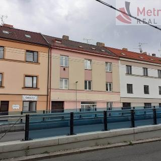 Prodej činžovního domu 250 m² Pardubice, Štrossova