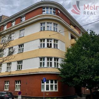 Prodej bytu 2+1 69 m² Karlovy Vary, K. Čapka