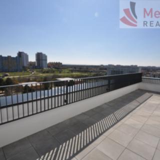 Pronájem bytu 2+kk 52 m² Praha