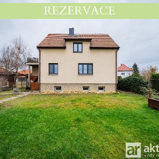 Prodej rodinného domu 187 m² Horní Počaply, 