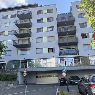 Pronájem parkovacího místa 18 m&sup2; Praha