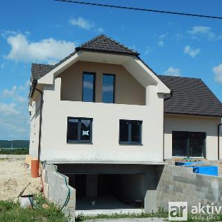 Prodej rodinného domu 358 m² Trnovany, 