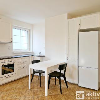 Pronájem bytu 1+kk a garsoniéry 33 m² Mělník, Pražská