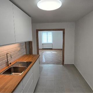 Pronájem bytu 2+1 56 m² Meziboří, Okružní