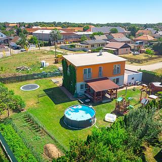 Prodej rodinného domu 907 m&sup2; Obříství