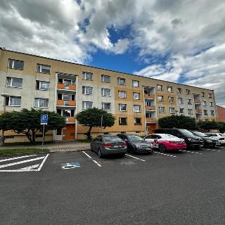 Prodej bytu 1+1 36 m² Hostomice, Školní náměstí