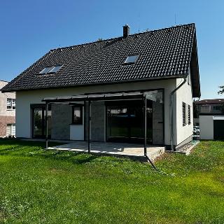 Pronájem rodinného domu 114 m² Dubí, Tovární