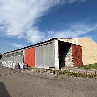 Pronájem skladu 900 m&sup2; Malé Březno
