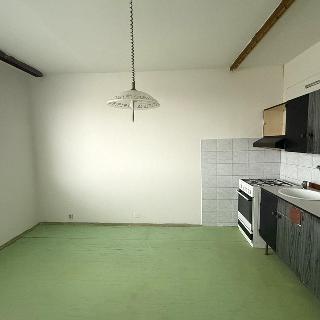 Pronájem bytu 2+kk 40 m² Chomutov, Jirkovská