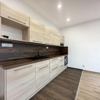 Pronájem bytu 2+kk 52 m² Dubí, Mírová