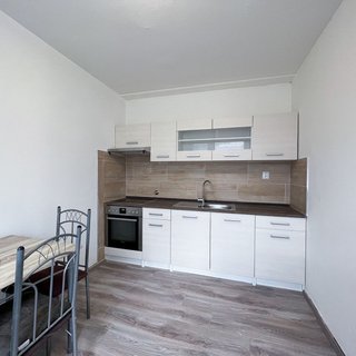 Prodej bytu 3+1 59 m² Teplice, Krajní