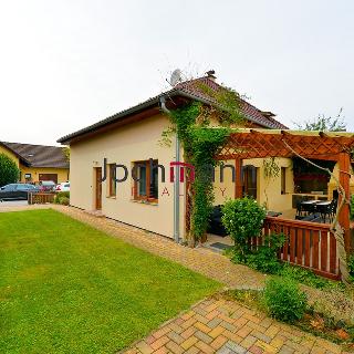 Pronájem rodinného domu 146 m² Dříteň, 