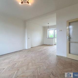 Prodej bytu 3+1 88 m² Kladno