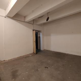 Pronájem skladu 27 m² Praha, Olšanská