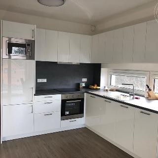 Pronájem bytu 2+kk 42 m² Velké Popovice