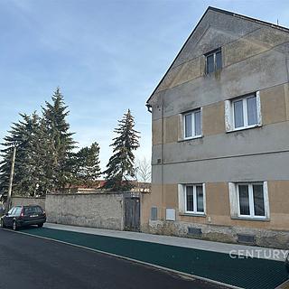 Prodej rodinného domu 238 m&sup2; Jimlín
