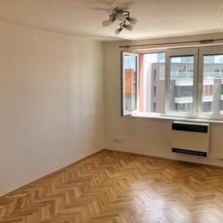 Pronájem bytu 2+1 43 m² Praha