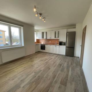 Pronájem bytu 3+kk 66 m² Chrášťany