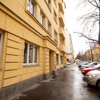 Pronájem bytu 1+kk a garsoniéry 28 m² Praha, Lucemburská