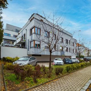 Prodej bytu 2+kk 60 m² Praha, Bělohorská