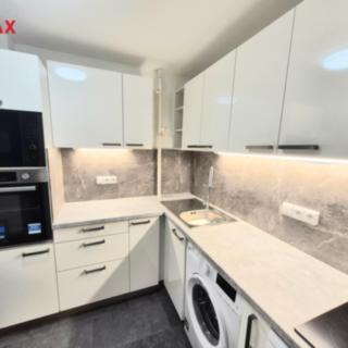 Pronájem bytu 3+1 89 m² Praha Nové Město, Sokolská