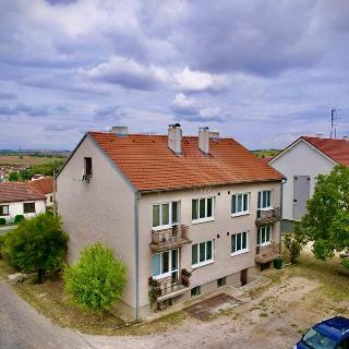 Prodej bytu 3+1 70 m² Suchohrdly