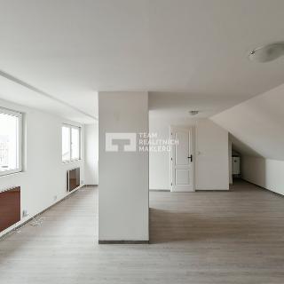 Pronájem bytu 1+kk a garsoniéry 36 m² Praha, Novákových