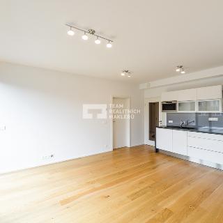 Pronájem bytu 2+kk 64 m² Praha, Altajská