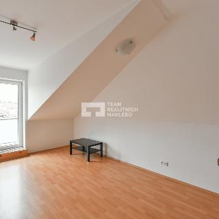 Pronájem bytu 3+kk 70 m² Úvaly, Dalmatská