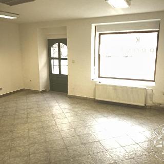 Pronájem obchodu 76 m² Moravské Budějovice, nám. ČSA