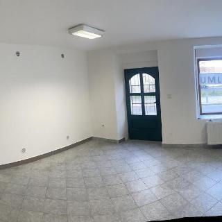 Pronájem obchodu 76 m² Moravské Budějovice, nám. ČSA