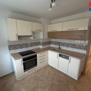 Prodej bytu 2+1 52 m² Luštěnice