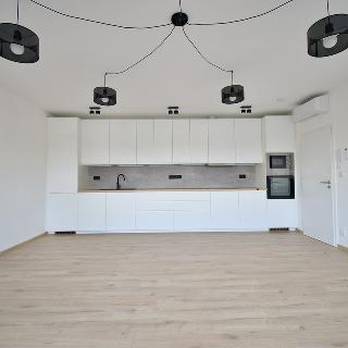 Pronájem bytu 3+kk 72 m² Pečky, Barákova