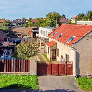 Prodej rodinného domu 218 m² Chrášťany