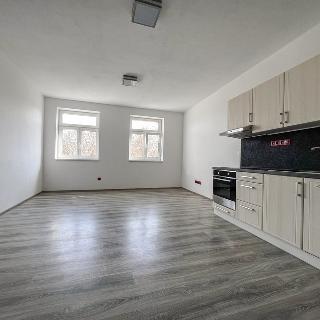 Pronájem bytu 3+kk 65 m² Humpolec, Horní náměstí