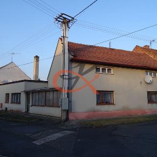 Prodej rodinného domu 213 m² Měrovice nad Hanou