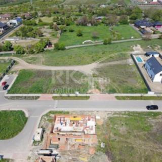 Prodej stavební parcely 976 m² Slaný