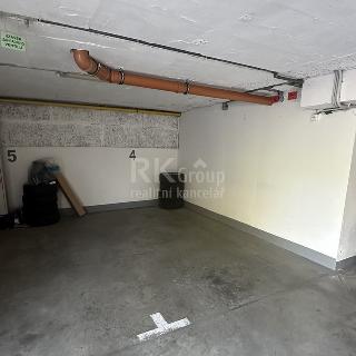 Pronájem parkovacího místa 12 m² Praha, Toužimská