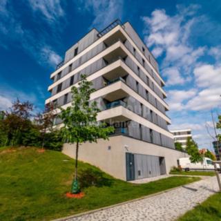 Pronájem bytu 3+kk 81 m² Praha
