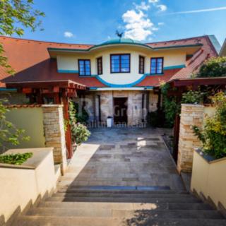 Prodej rodinného domu 677 m&sup2; Trnová