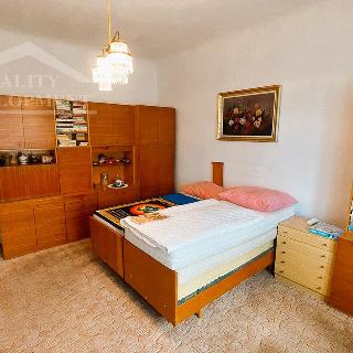 Pronájem bytu 2+kk 60 m² Lišov, Hůrecká