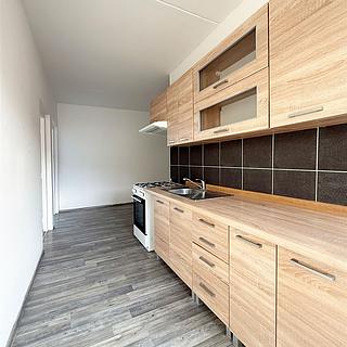 Pronájem bytu 2+1 60 m² Chomutov
